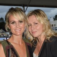 "Je suis tellement touchée" : Laeticia Hallyday gâtée par son amie Luana Belmondo à quelques jours de Noël