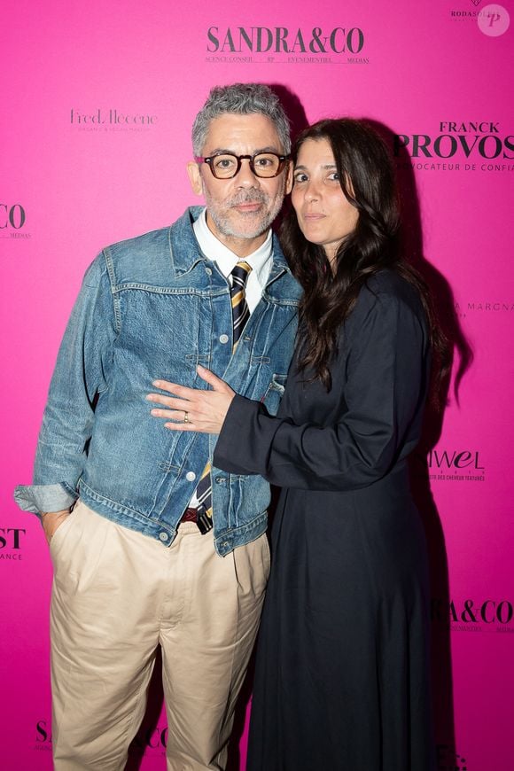 Exclusif - Manu Payet et Gaelle Constantini lors d'une soirée  à la suite Sandra & Co lors du Festival International des Séries de Cannes, Canneseries Saison 8, à l’hôtel JW Marriott Cannes le 25 avril 2025.
© Aurelio Stella / William Sanches Tavares / Bestimage
