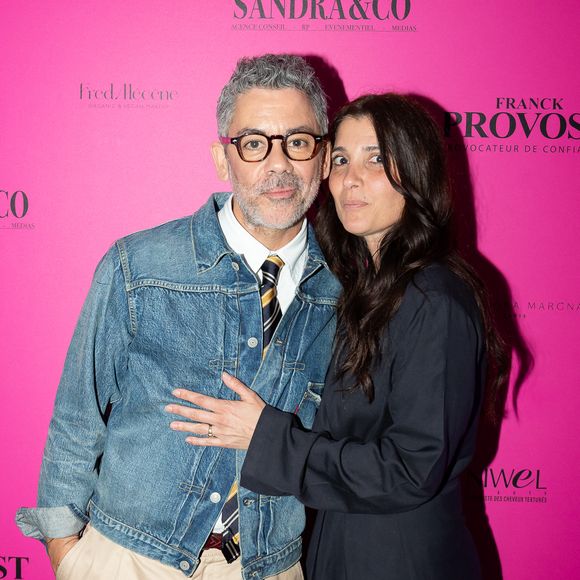 Exclusif - Manu Payet et Gaelle Constantini lors d'une soirée  à la suite Sandra & Co lors du Festival International des Séries de Cannes, Canneseries Saison 8, à l’hôtel JW Marriott Cannes le 25 avril 2025.
© Aurelio Stella / William Sanches Tavares / Bestimage