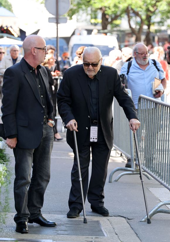 Norbert Saada - Arrivées aux obsèques de Nadia Farès en l'église Saint-Jean-de-Montmartre à Paris, le 24 avril 2026. N.Farès est décédée le 17 avril 2026 quelques jours après un "incident cardiaque" survenu le 12 avril 2026 dans la piscine du complexe sportif, Blanche (9ème).