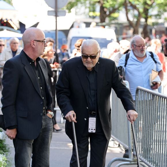 Norbert Saada - Arrivées aux obsèques de Nadia Farès en l'église Saint-Jean-de-Montmartre à Paris, le 24 avril 2026. N.Farès est décédée le 17 avril 2026 quelques jours après un "incident cardiaque" survenu le 12 avril 2026 dans la piscine du complexe sportif, Blanche (9ème).