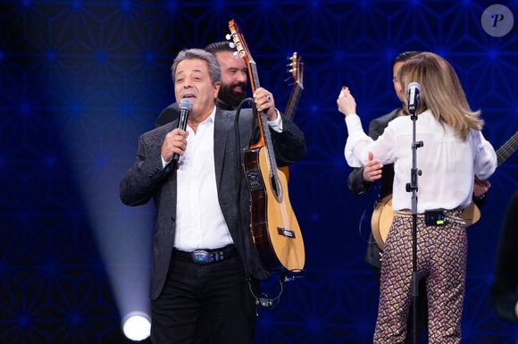 Chico et les Gypsies, Isabelle Morizet (Karen Cheryl) pour les surprises de l'enregistrement de l'émission "La Boîte à secrets", présentée par F.Bollaert et diffusée le 16 janvier 2026 sur France 3, dans les studios du Lendit à Saint-Denis, France, le 16 décembre 2025. © Cyril Moreau/Bestimage