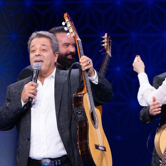 Chico et les Gypsies, Isabelle Morizet (Karen Cheryl) pour les surprises de l'enregistrement de l'émission "La Boîte à secrets", présentée par F.Bollaert et diffusée le 16 janvier 2026 sur France 3, dans les studios du Lendit à Saint-Denis, France, le 16 décembre 2025. © Cyril Moreau/Bestimage