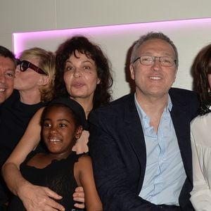 Jacques Sanchez, Chantal Ladesou, Isabelle Mergault et sa fille Maya, Laurent Ruquier et Danièle Evenou à l'anniversaire du programmateur de télévision Jacques Sanchez au restaurant Nolita à Paris le 29 mai 2016. Crédit Veeren/Bestimage