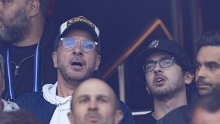 Michaël Youn et son beau-fils Sean Obispo aux côtés de Jamel Debbouze et son fils Léon pour l’incroyable victoire du PSG