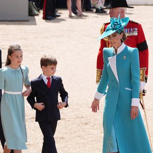(de gauche à droite) Le prince George, la princesse Charlotte, le prince Louis et la princesse de Galles lors de la cérémonie de la montée des couleurs à Horse Guards Parade, au centre de Londres, à l'occasion de l'anniversaire officiel du roi Charles III.  Le 14 juin 2025. Photo by Jonathan Brady/PA Wire/ABACAPRESS.COM