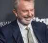 Dans un message partagé sur les réseaux sociaux, les proches de Sam Neill ont annoncé que le comédien s'était éteint à Sydney, en Australie, entouré des siens.

Sam Neill au Photocall de la première du film "The Portable Door" à Moore Park, Australie, le 23 mars 2023.