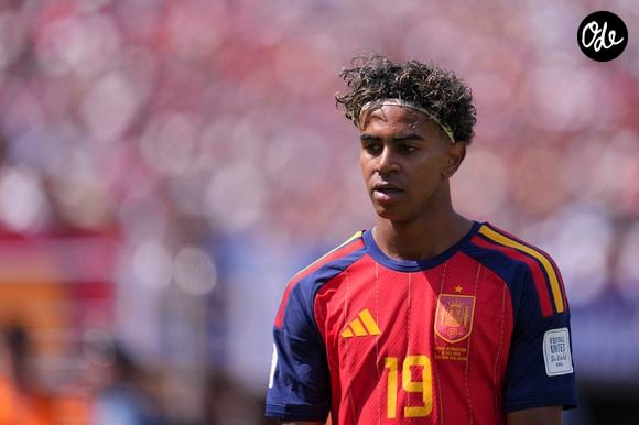19 juillet 2026, East Rutherford (New Jersey, États-Unis) – Lamine Yamal, de l'équipe d'Espagne, sourit lors de la finale de la Coupe du monde de la FIFA 2026 opposant l'Espagne à l'Argentine, disputée au New York New Jersey Stadium, à East Rutherford, aux États-Unis. (Crédit photo : © Jose Breton/AFP7 via ZUMA Press Wire)