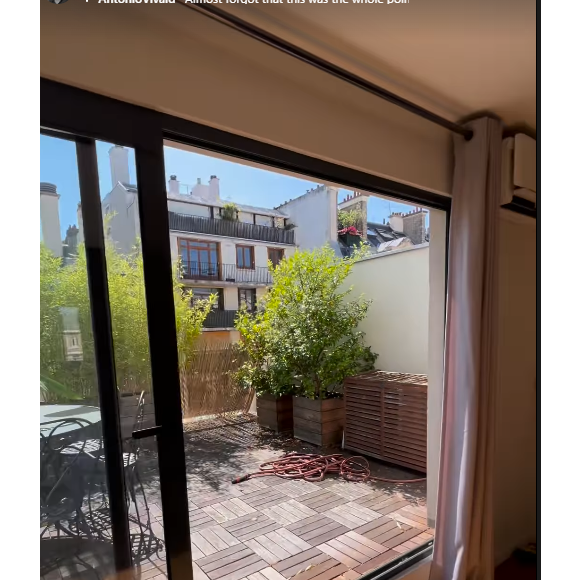 Il a dévoilé quelques images de son appartement 

Hugo Manos annonce qu'il va quitter son appartement du 18e arrondissement de Paris - Instagram, le 18 juin 2025