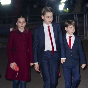 La princesse Charlotte de Galles, Le prince George de Galles, Le prince Louis de Galles - La famille royale d'Angleterre assiste à la messe "Together At Christmas Carol" à l'abbaye de Westminster à Londres, Royaume-Uni le 6 Décembre, 2024 GOFF INF / BESTIMAGE