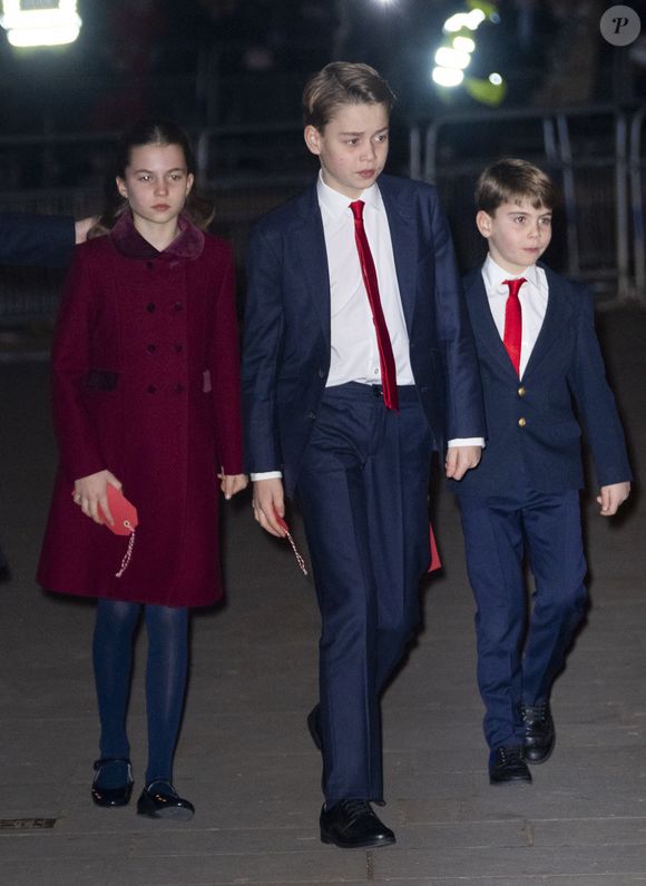 La princesse Charlotte de Galles, Le prince George de Galles, Le prince Louis de Galles - La famille royale d'Angleterre assiste à la messe "Together At Christmas Carol" à l'abbaye de Westminster à Londres, Royaume-Uni le 6 Décembre, 2024 GOFF INF / BESTIMAGE