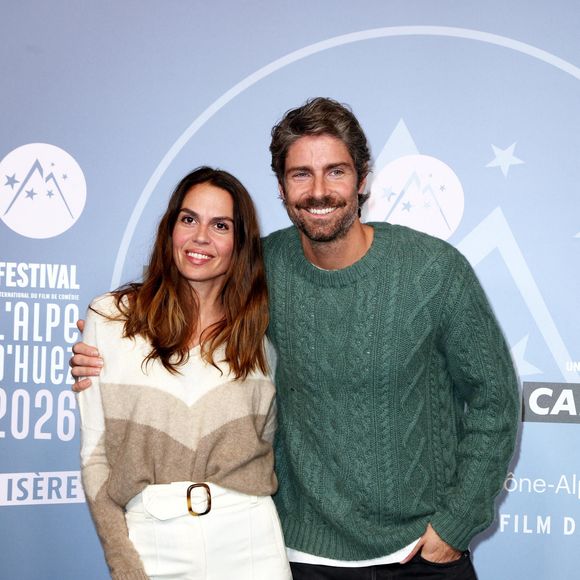 Tom Leeb et sa soeur Elsa Leeb - Tapis rouge lors du 29ème Festival International du Film de Comédie de l'Alpe d'Huez le 22 Janvier 2026. © Dominique Jacovides/Bestimage