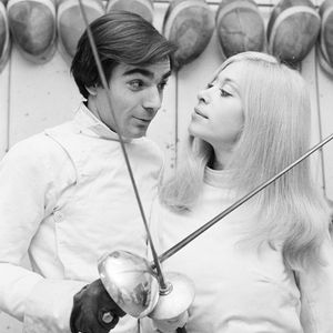 Qu'ils ont eu en 1969

En France, rendez-vous avec Pierre Arditi et sa femme Florence Giorgetti lors d'une leçon d'escrime. Le 26 novembre 1969 © Michel Ristroph via Bestimage