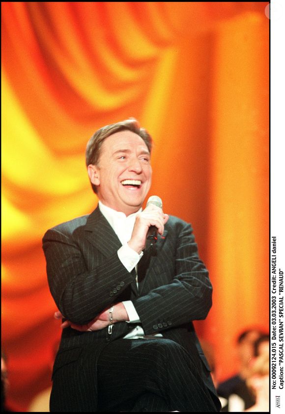Pascal Sevran lors d'une émission spéciale Renaud

DANIEL ANGELI / BESTIMAGE