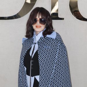 Isabelle Adjani au photocall au défilé Christian Dior Collection Femme Prêt-à-Porter Printemps/Eté 2026 lors de la Fashion Week de Paris (PFW), dans le Jardin des Tuileries, à Paris, France, le 1er octobre 2025. © Olivier Borde/Bestimage