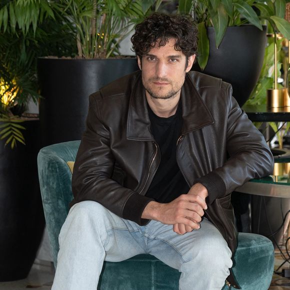 "C'est tellement peu régulier comme métier que ce n'est pas vraiment un métier.", ajoute-t-il, lucide sur la difficulté du métier d'acteur de cinéma

Louis Garrel pose pour les photographes lors du photocall du film 'Coutures' pendant la XVIème édition du Festival du Film Français Rendez-Vous 2026.
© BACKGRID UK 11 AVRIL 2026