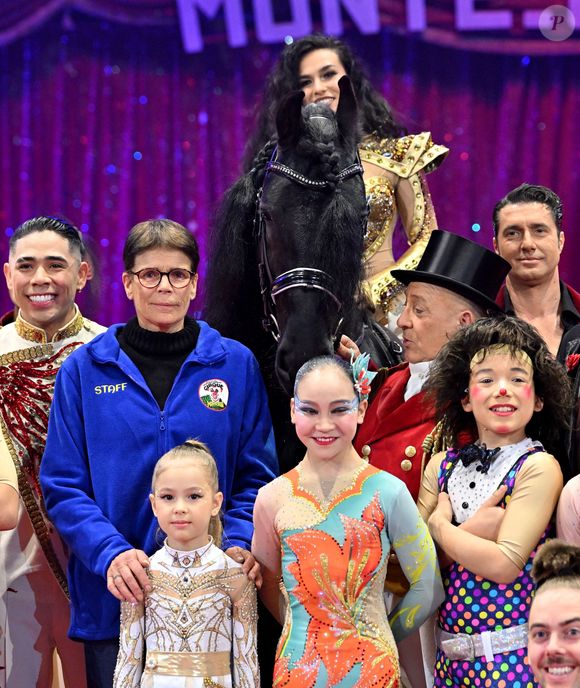 La princesse Stéphanie de Monaco a posé avec des artistes qui se produiront au 48eme Festival International du Cirque de Monte Carlo sous le chapiteau de Fontvieille à Monaco. Le festival débute le 16 janvier. © Bruno Bebert / Bestimage
