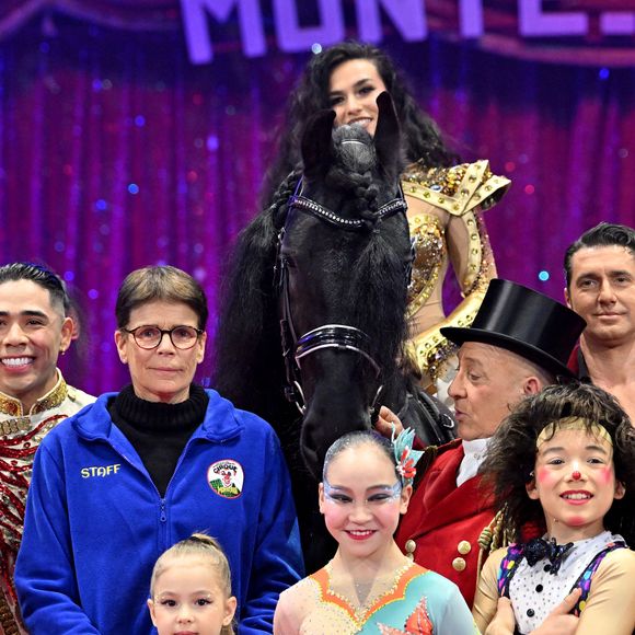 La princesse Stéphanie de Monaco a posé avec des artistes qui se produiront au 48eme Festival International du Cirque de Monte Carlo sous le chapiteau de Fontvieille à Monaco. Le festival débute le 16 janvier. © Bruno Bebert / Bestimage