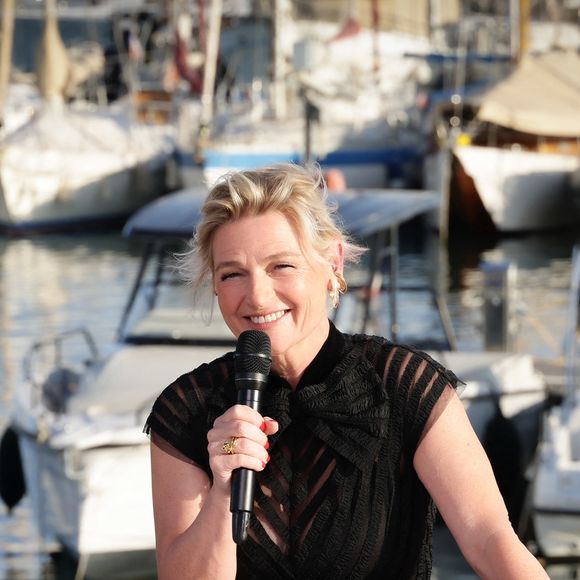 Exclusif - Anne-Elisabeth Lemoine, sur le plateau de l'émission "C à vous" lors du 78ème Festival International du Film de Cannes, France, le 14 mai 2025. © Jack Tribeca/Bestimage