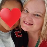 Le fils d'une célèbre agricultrice de L'amour est dans le pré suivi de près, le diagnostic qui le concerne touche 5% des enfants