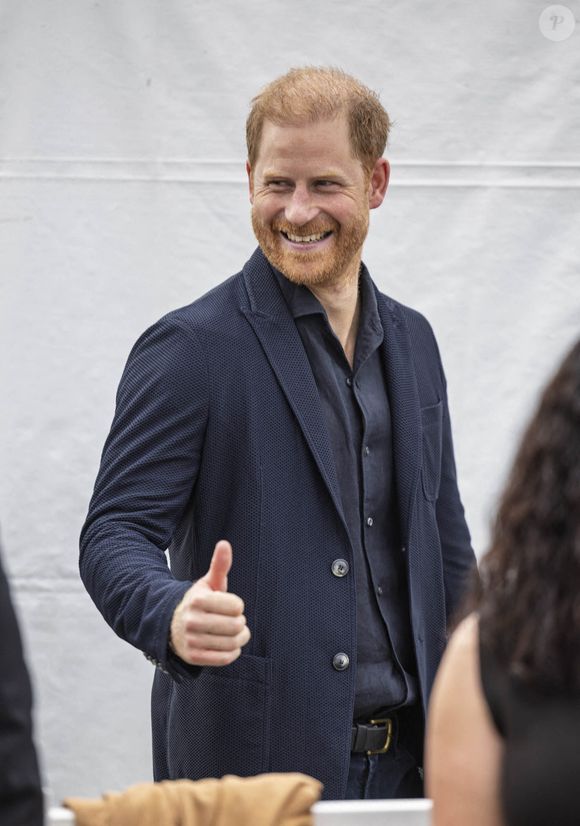 Le prince Harry arrive à One805Live ! le 20 septembre 2025 à Summerland, CA. Le concert annuel de bienfaisance organisé sur le domaine océanique "Field of Dreams" de Kevin Costner réunit des artistes légendaires et des supporters passionnés afin de collecter des fonds pour financer des équipements essentiels et des programmes de bien-être mental pour les premiers intervenants du comté de Santa Barbara.  Photo par Rod Rolle/SPUS/ABACAPRESS.COM