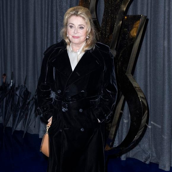 Catherine Deneuve au photocall du défilé Saint Laurent, Collection Prêt-à-porter Printemps / Eté 2025 dans le cadre de la Fashion Week de Paris le 24 septembre 2024. © Olivier Borde / Bestimage