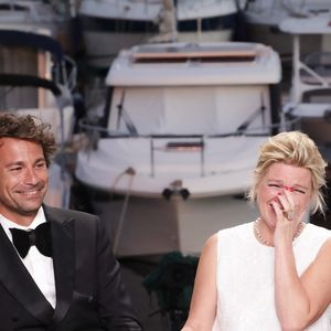 Exclusif -  Bertrand Chameroy, Anne-Elisabeth Lemoine, sur le plateau de l'émission "C à vous" lors du 78ème Festival International du Film de Cannes, France, le 23 mai 2025. © Jack Tribeca/Bestimage