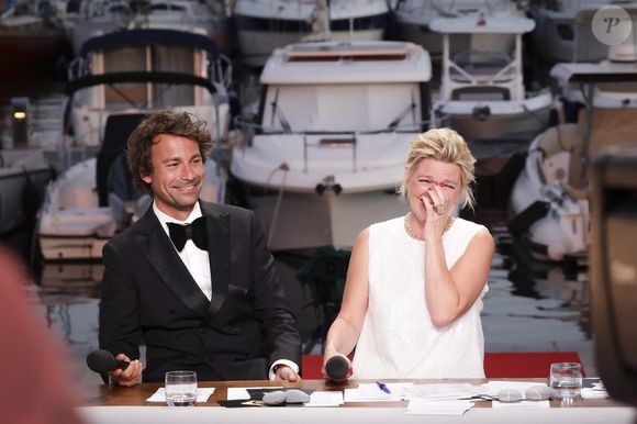 Exclusif -  Bertrand Chameroy, Anne-Elisabeth Lemoine, sur le plateau de l'émission "C à vous" lors du 78ème Festival International du Film de Cannes, France, le 23 mai 2025. © Jack Tribeca/Bestimage