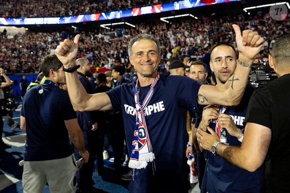 Luis Enrique - Les joueurs du PSG célèbrent leur titre de Champion d'Europe au Parc Des Princes à Paris, le 1er juin 2025.
© Cyril Moreau/Bestimage