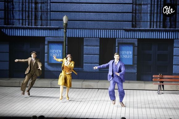 Les comédiens sur scène lors de la générale du spectacle musical "Singin' in the rain" au théâtre du Lido à Paris le 17 septembre 2026. © Coadic Guirec / Bestimage