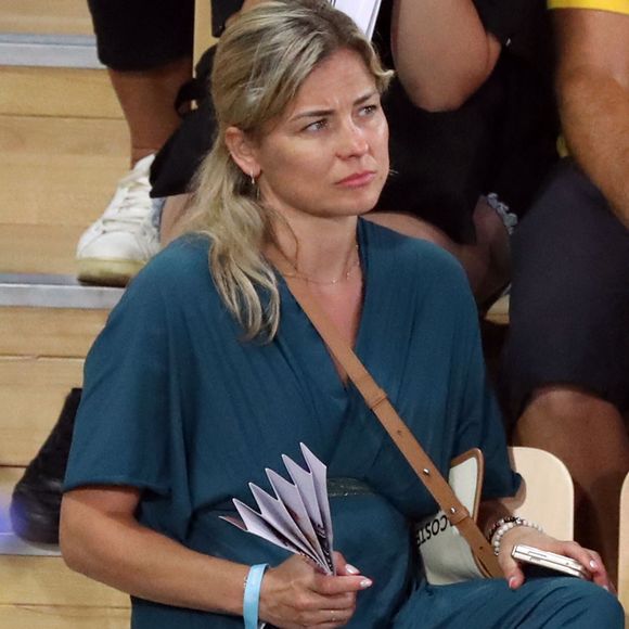 C'est au cœur de la nature, dans un domaine prisé des familles, que l'ex-footballeuse a posé ses valises pour une parenthèse enchantée.

Laure Boulleau assiste au match 4 de basket-ball de la finale du Championnat de France Elite entre l'AS Monaco et le Paris Basketball (80-74) à la Salle Gaston Medecin, à Monaco, le 22 juin 2025. Stephane Pillaud/Psnewz/Bestimage