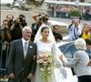 La robe de la princesse était signée Valentino Garavani et cachait un sacré secret

Clotilde Courau et son père - Mariage du prince Emmanuel-Philibert de Savoie et de Clotilde Courau à la basilique Sainte-Marie-des-Anges à Rome le 25 septembre 2003  © AGENCE / BESTIMAGE