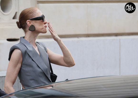 Céline Dion sort de l'hôtel Royal Monceau à Paris le 3 octobre 2026 © Denis Guignebourg / Bestimage