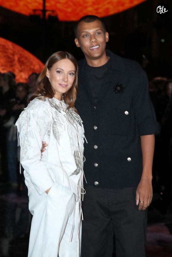Il a découvert ce centre dédié à la protection des tortues.

Coralie Barbier et Stromae - Célébrités au Défilé Chanel, Collections Prêt-à-porter Printemps / Eté 2026, dans le cadre de la Fashion Week de Paris. Au Grand Palais à Paris, France, le 06 Octobre 2025. 

© Bertrand Rindoff / Bestimage