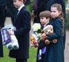 Un selfie !

Prince Louis, Princesse Charlotte, Prince George - La famille royale britannique se rend à la messe de Noël à Sandringham le 25 décembre 2024.