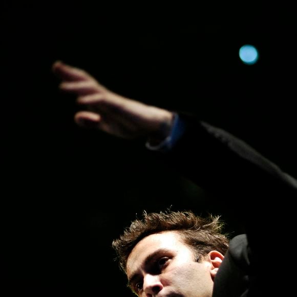 Le chanteur français Saez se produit sur scène lors du 7ème festival de musique Solidays, qui se tient à Longchamp près de Paris, France, le 9 juillet 2005. Photo by DS/ABACAPRESS.COM