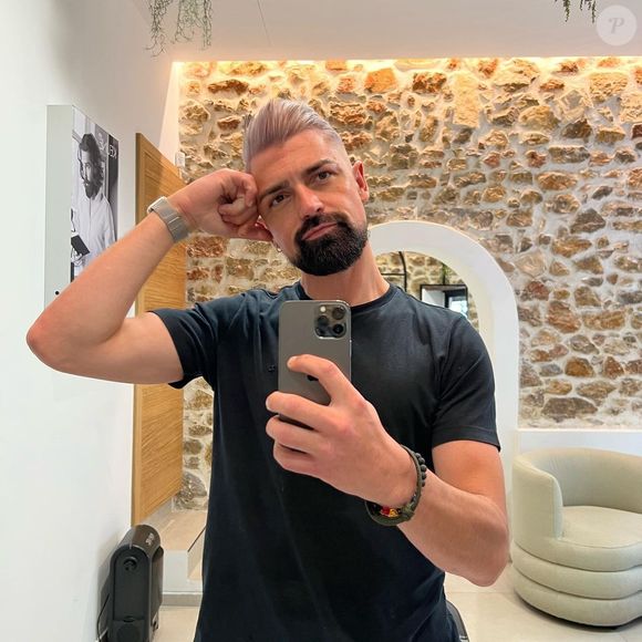 Mais, dans la soirée de mercredi 9 avril, il a annoncé être en couple.

Bruno, ex-candidat emblématique de Mariés au premier regard immortalisé sur Instagram.