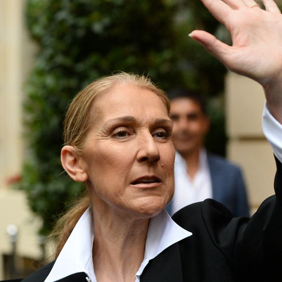 Céline Dion quitte le Royal Monceau pour préparer la cérémonie d’ouverture des Jeux Olympiques (JO 2024) à Paris le 23 juillet 2024. Photo : Agence / Bestimage
