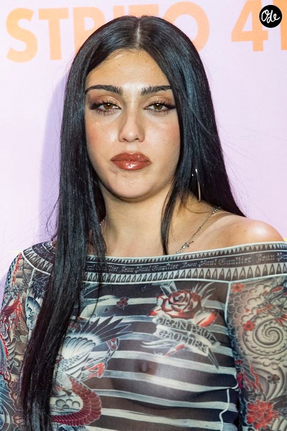 Cette anecdote amusante est restée gravée dans la mémoire de Jean-Pierre Foucault, qui la raconte encore aujourd’hui.

Lourdes Leon porte une robe transparente au photocall de la soirée Vogue Fashion à Madrid le 21 septembre 2023. © Action Press / Bestimage