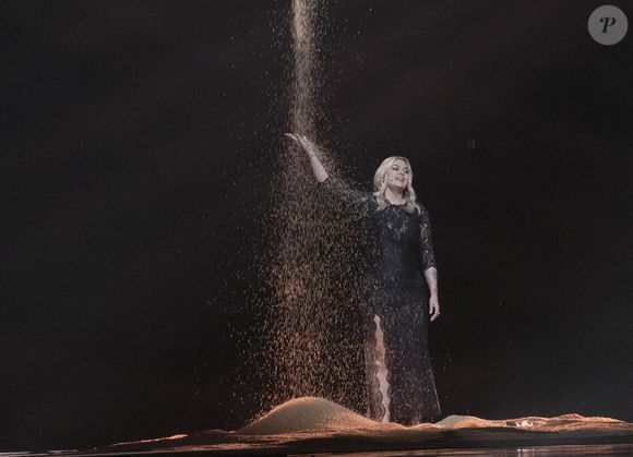17 mai 2025, Bâle, Suisse : Louane de France participe à la grande finale du 69e Concours Eurovision de la chanson à la St. Jakobshalle le 17 mai 2025, à Bâle, en Suisse. Baden Roth/ZUMA Press Wire/Bestimage
