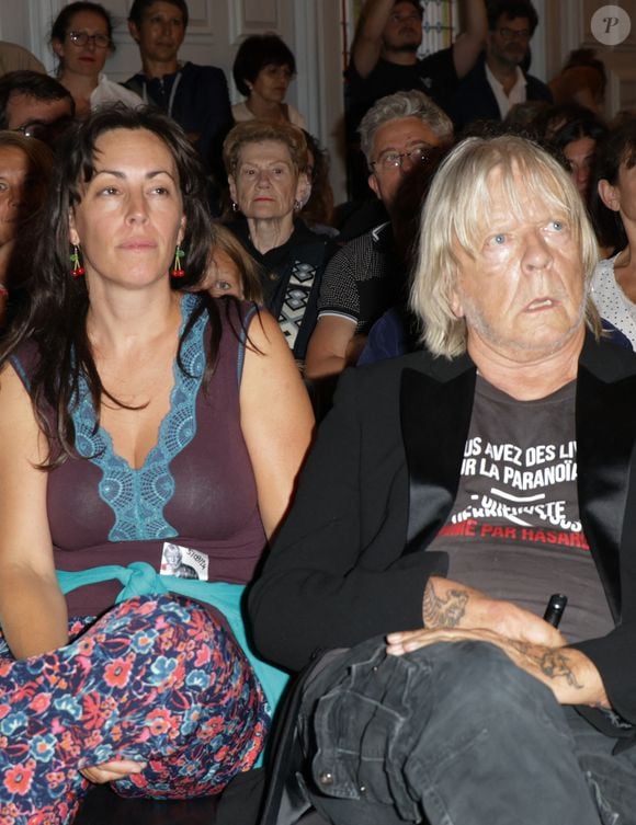 Les amis musiciens de Renaud ont donné un concert à la Mairie du 13ème à Paris le 5 septembre 2024, en hommage au chanteur et à l'occasion de l'exposition "Renaud, Des mots et des images" et de la sortie d'un recueil regroupant des œuvres d'artistes contemporains illustrant ses chansons par vingt artistes. © Coadic Guirec/Bestimage