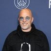 Pascal Obispo sommé de sortir de sa maison en pleine nuit : "Tout va bien se passer et à 4h30 on nous réveille"