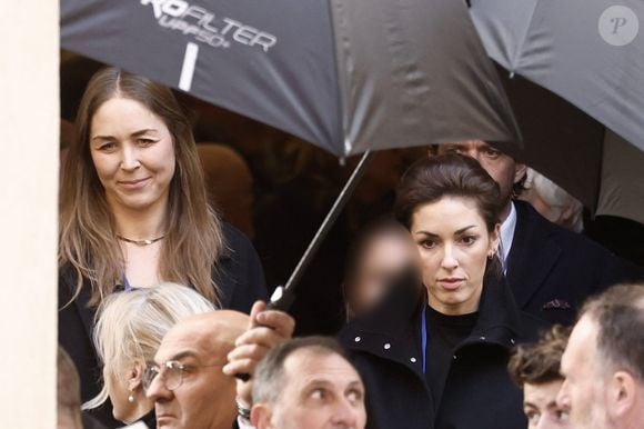 Anna Charrier (fille de Nicolas-Jacques Charrier), Théa Charrier (fille de Nicolas-Jacques Charrier, petite fille de Brigitte Bardot) - Sorties des obsèques de Brigitte Bardot en l'église Paroissiale Notre-Dame-de-l'Assomption de Saint-Tropez, France, le 7 janvier 2026. © Jacovides-Moreau/Bestimage