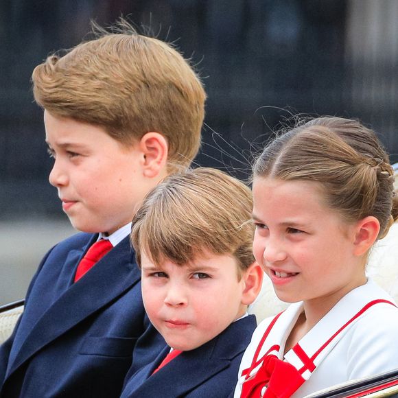 Le prince George, le prince Louis, la princesse Charlotte de Galles - La famille royale d'Angleterre lors du défilé "Trooping the Colour" à Londres. Le 17 juin 2023 Imago / Panoramic / Bestimage