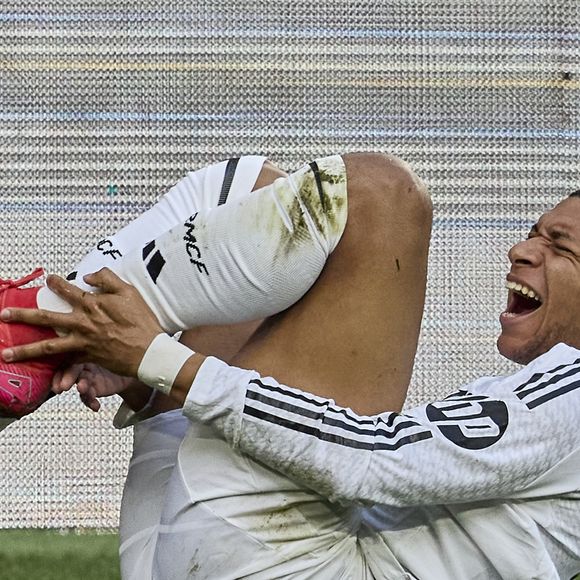 Kylian Mbappé réclame 55 millions d’euros au motif de salaires et primes impayées

Kylian Mbappe lors du match entre Osasuna et le Real Madrid le 14 février 2025.  © Ruben Albarran/ZUMA Press Wire/Bestimage