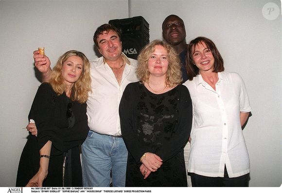 Thérèse Liotard s'était retirée du cinéma il y a plusieurs années

Thérèse Liotard, Mouss Diouf et des amis en juin 1999.

Photo par BERTRAND RINDOFF PETROFF / BESTIMAGE