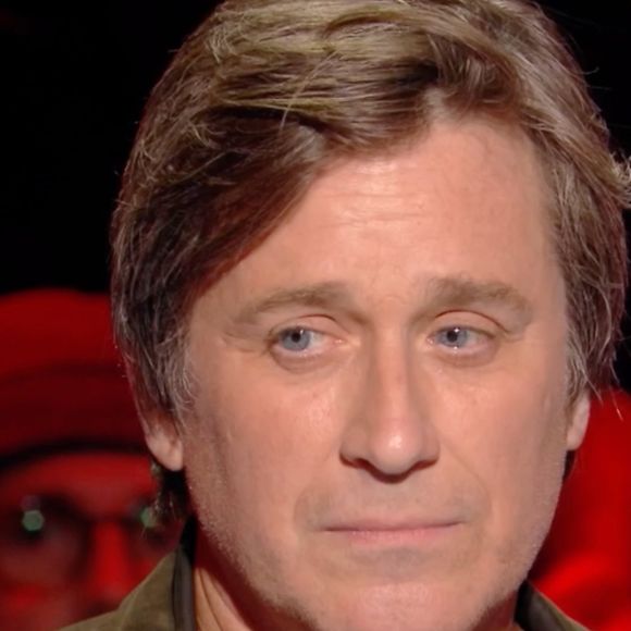 Thomas Dutronc face à Nagui sur le plateau de Taratata - France 2 (Capture d'écran).