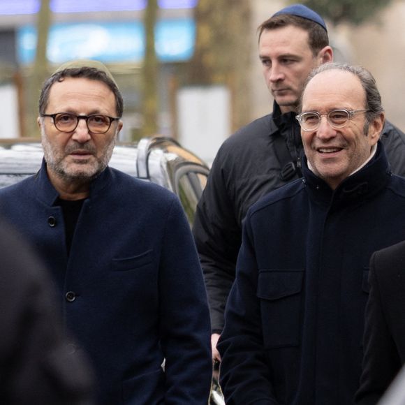 Arthur et Xavier Niel étaient présents.

Arthur et Xavier Niel aux obsèques de Claude Berda qui ont eu lieu au cimetière de Bagneux, le 22 décembre 2025. 

© Agence / Bestimage