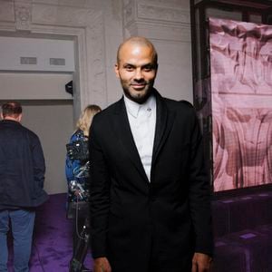 Tony Parker au Front Row du défilé Messika Collection Prêt-à-Porter Printemps-Été 2026 lors de la Fashion Week de Paris (PFW), au Musée des Arts décoratifs, à Paris, France, le 3 octobre 2026. © Sam Delpech/Bestimage