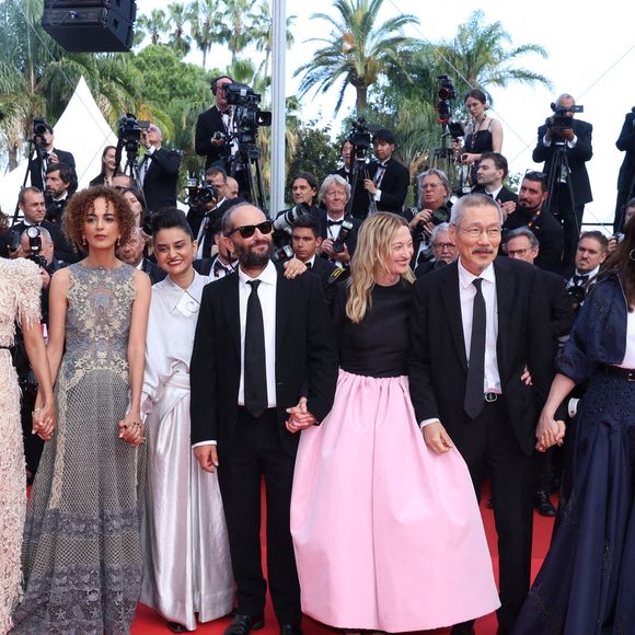 Les membres du jury Jeremy Strong, Halle Berry, Leila Slimani, Payal Kapadia, Carlos Reygadas, Alba Rohrwacher, Hong Sang-soo, la présidente du jury Juliette Binoche et Dieudo Hamadi assistent au tapis rouge de la cérémonie de clôture du 78e Festival de Cannes au Palais des Festivals le 24 mai 2025 à Cannes, France. Photo by Jerome Domine/ABACAPRESS.COM